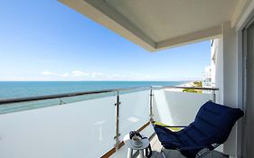 High-End Beachfront Getaway Sea View King Bed
