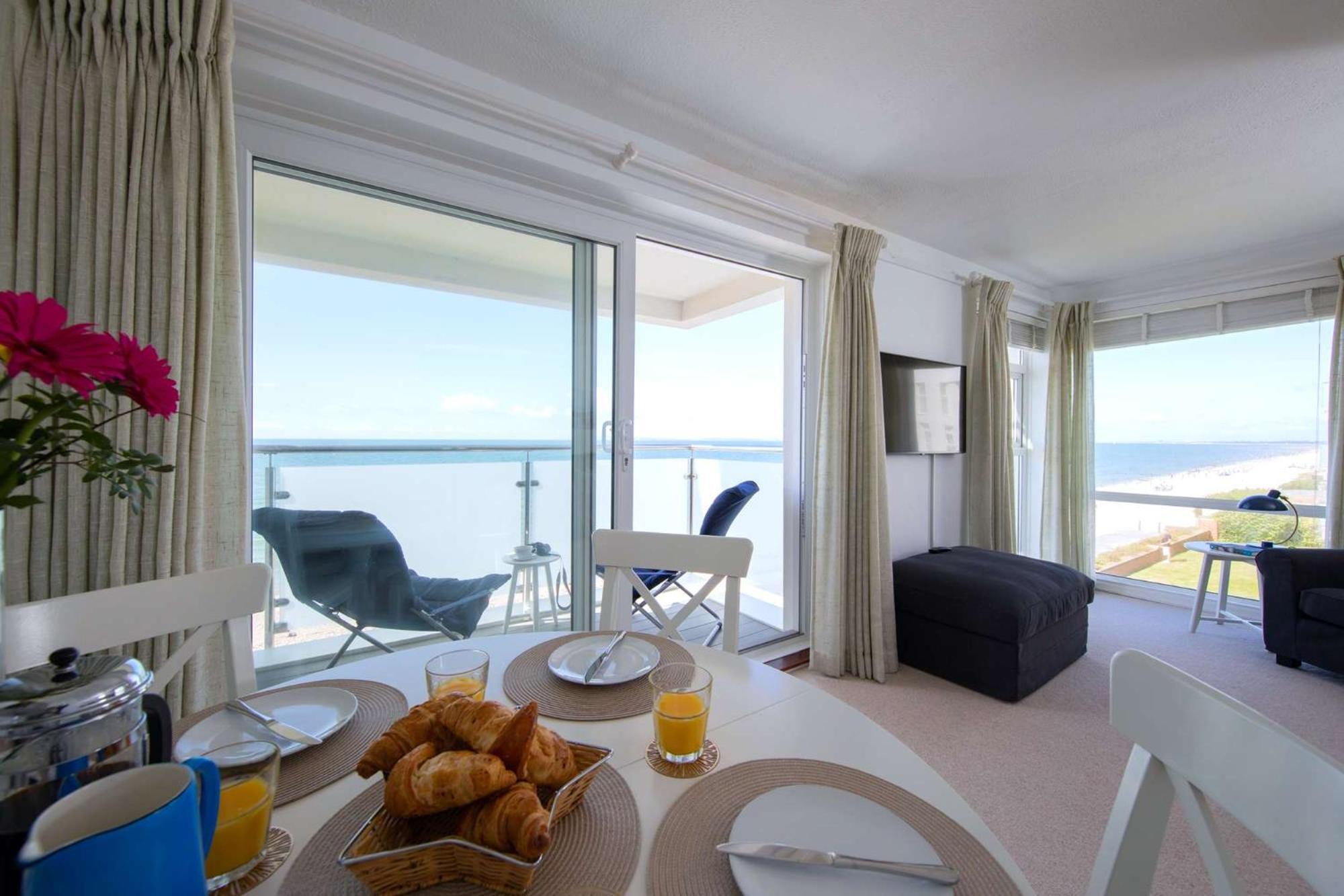High-End Beachfront Getaway Sea View King Bed East Wittering Exterior photo