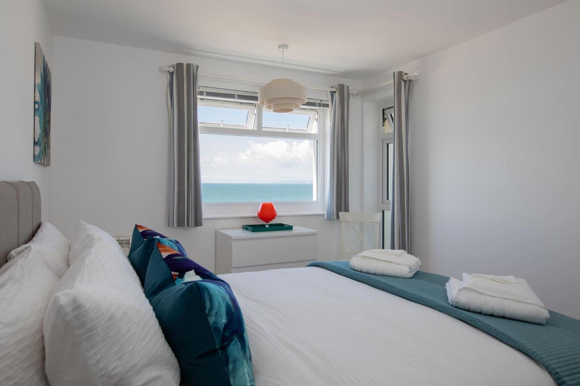 High-End Beachfront Getaway Sea View King Bed East Wittering Exterior photo